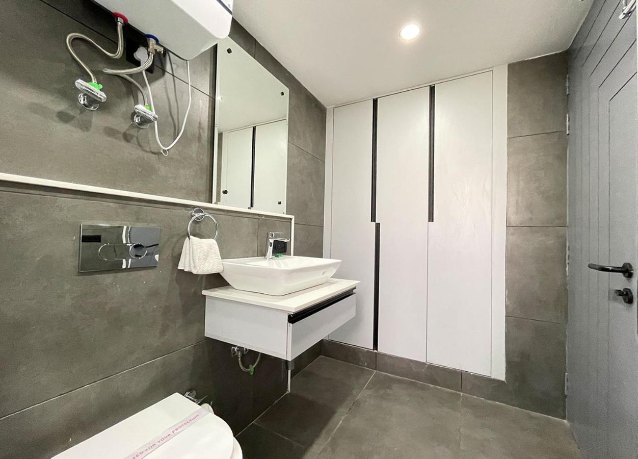 Bedchambers Serviced Apartments, Mg Road Ґурґаон Екстер'єр фото