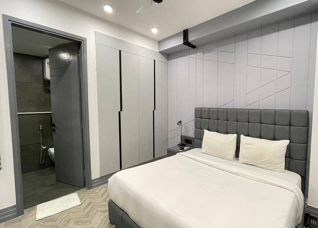 Bedchambers Serviced Apartments, Mg Road Ґурґаон Екстер'єр фото