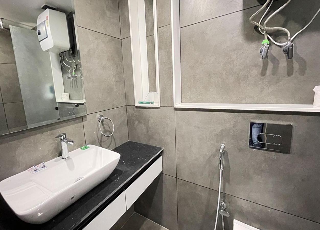 Bedchambers Serviced Apartments, Mg Road Ґурґаон Екстер'єр фото