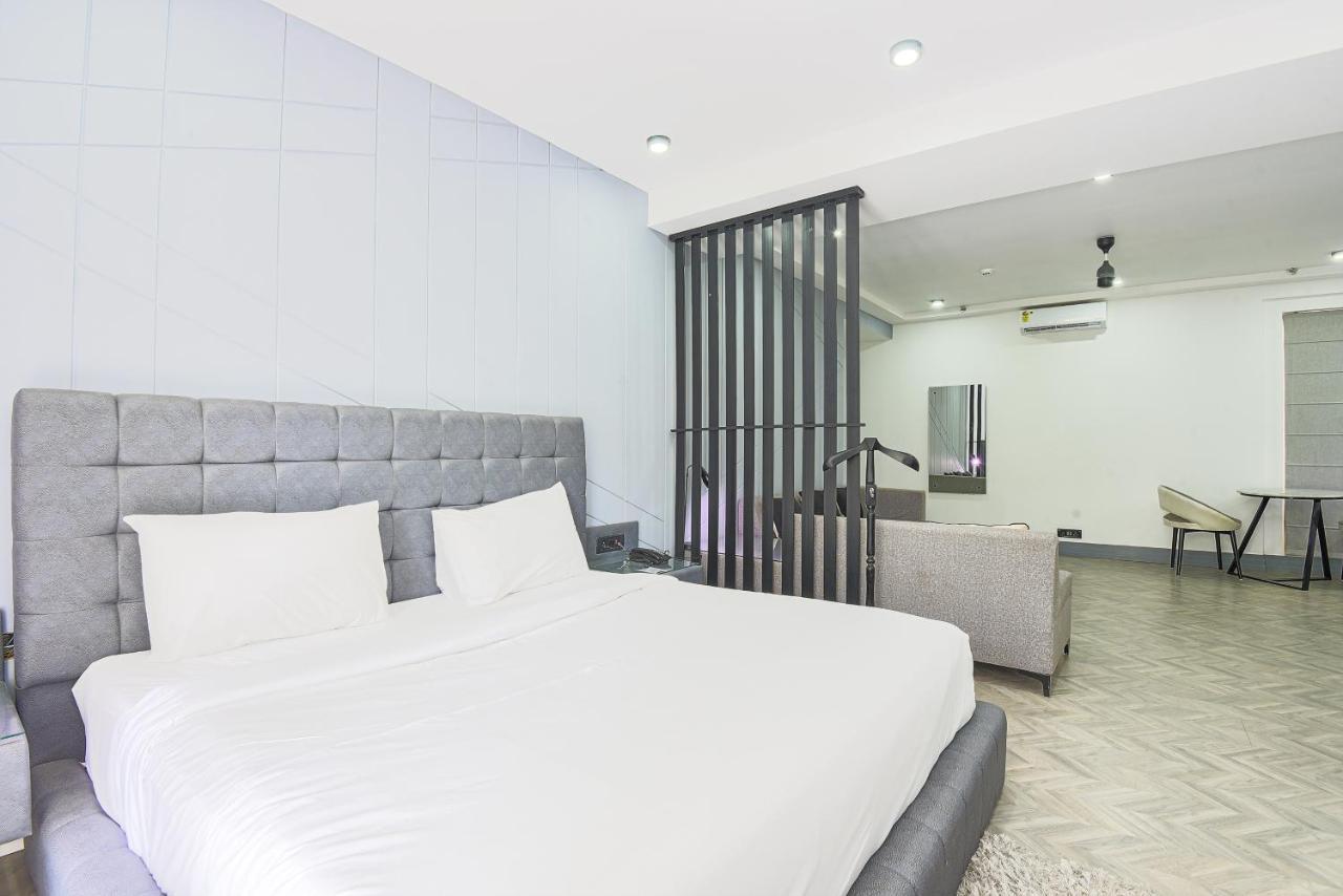 Bedchambers Serviced Apartments, Mg Road Ґурґаон Екстер'єр фото