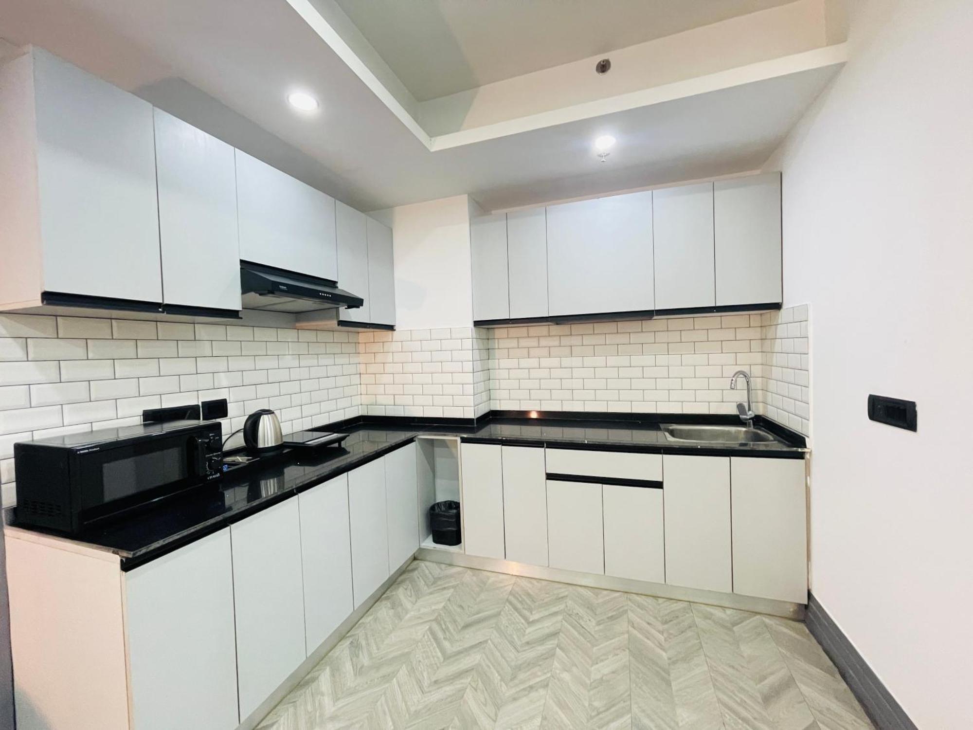Bedchambers Serviced Apartments, Mg Road Ґурґаон Екстер'єр фото